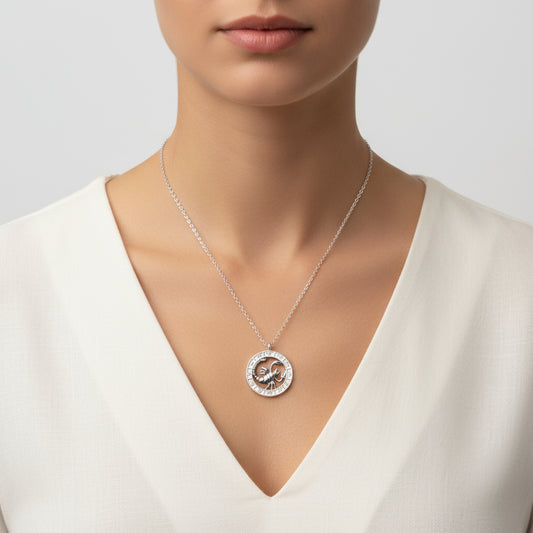 Collier en argent avec signe du zodiaque Scorpion