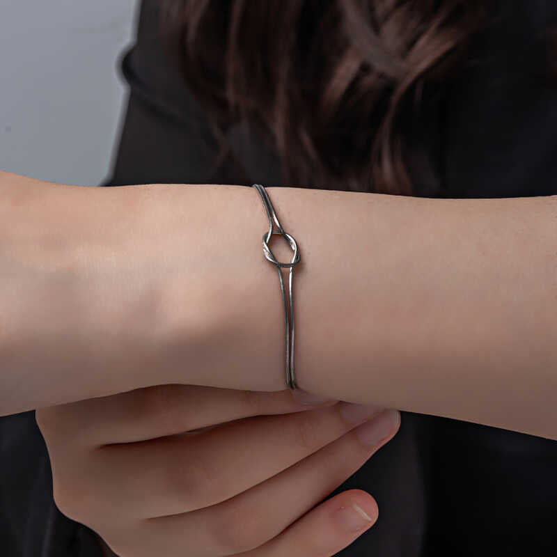 Love Knot Women's Silver Bracelet