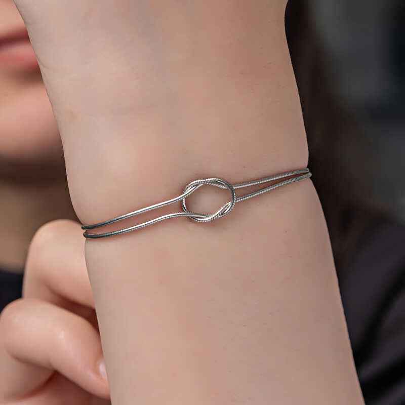 Love Knot Women's Silver Bracelet