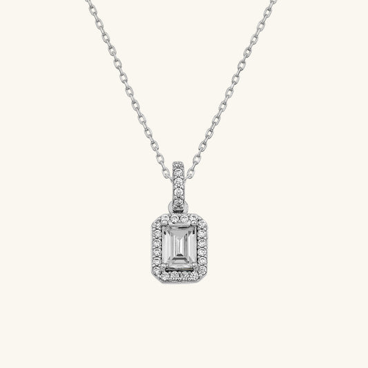 Collier en argent pour femme avec pierre baguette