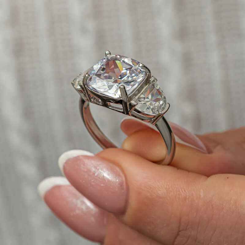 White Zircon Stone Women's Silver Ring