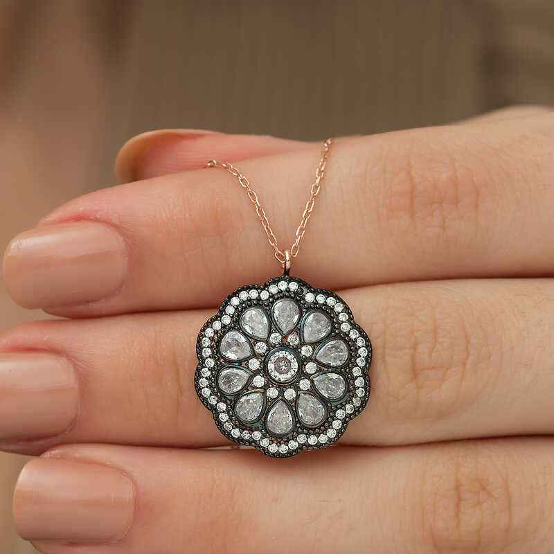 Flower Pattern Diamond Setting Women's Silver Pendant