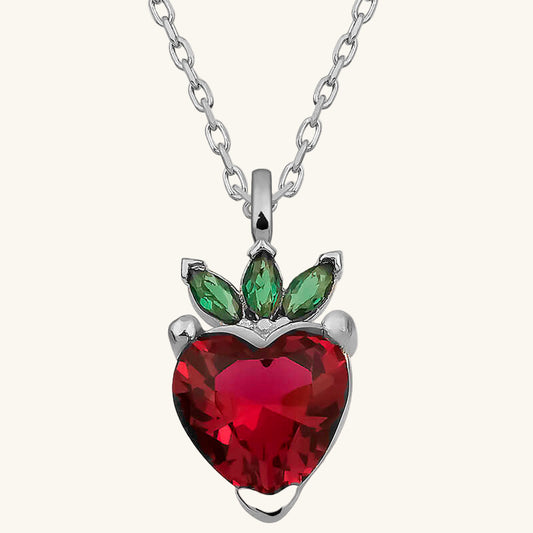 Collier en argent avec motif fraise