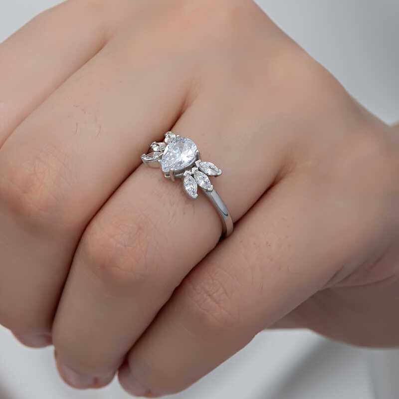 Bague en argent pour femme avec pierre de zircone en forme de goutte
