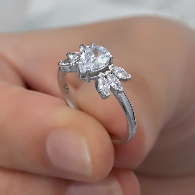Bague en argent pour femme avec pierre de zircone en forme de goutte