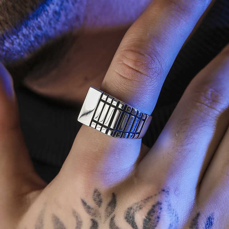 Patterned Men's Silver Ring