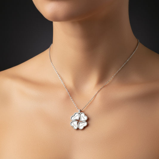 Collier en argent pour femme avec trèfle en forme de cœur gravé