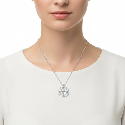 Collier en argent pour femme avec trèfle en forme de cœur gravé