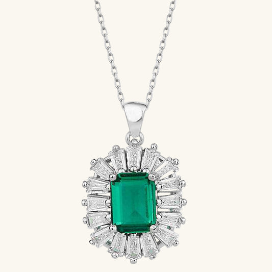 Diamond Mount Emerald Stone Women's Silver Necklace