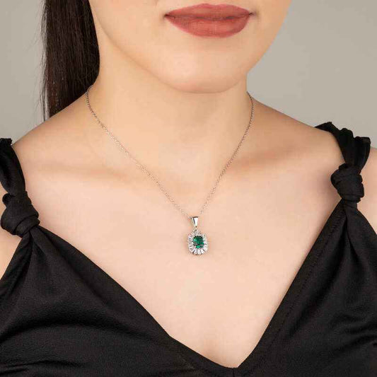 Diamond Mount Emerald Stone Women's Silver Necklace