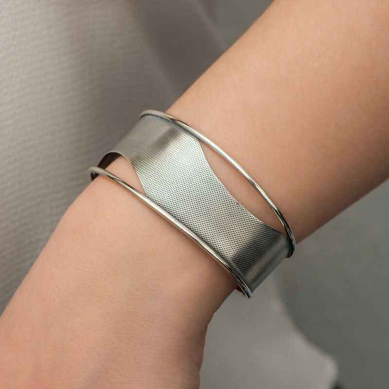 Antiqued Pattern Women's Silver Bracelet
