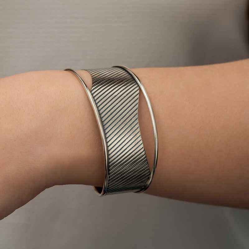 Antiqued Pattern Women's Silver Bracelet