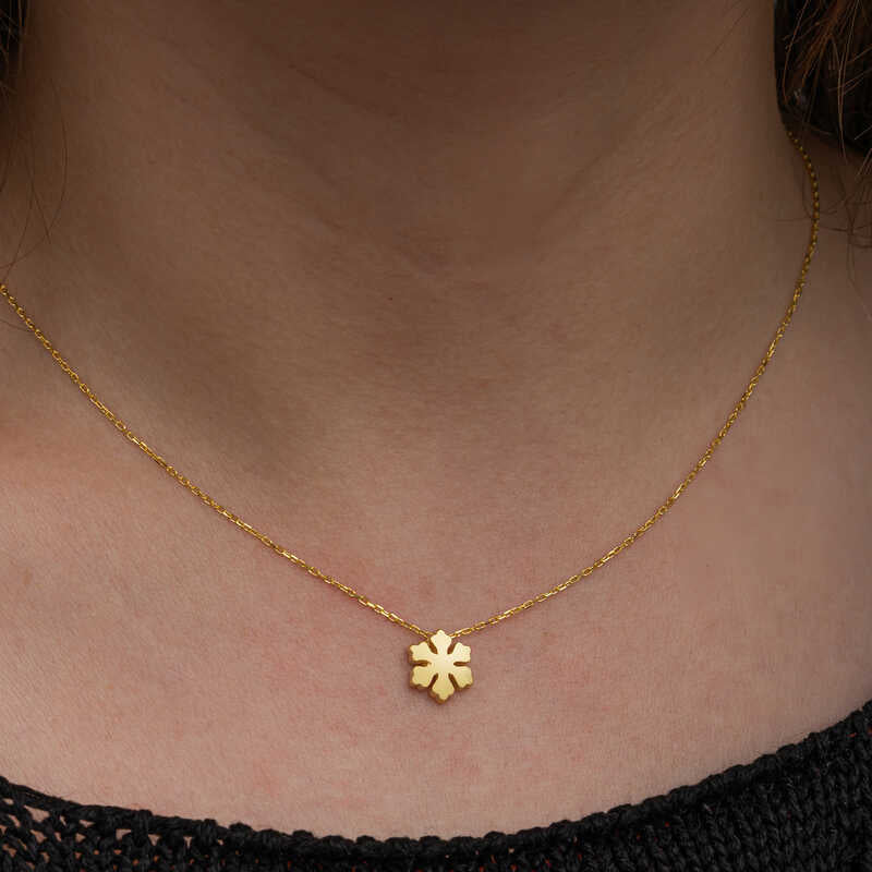 Collier en argent plaqué or pour femme avec flocon de neige minimaliste