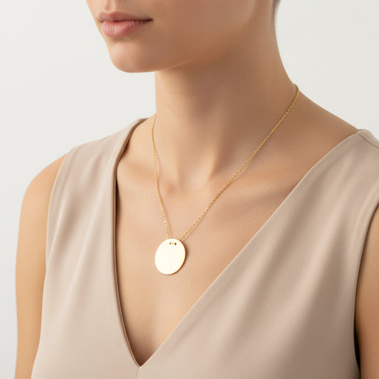 Vergoldete Halskette mit rundem Silberanhänger