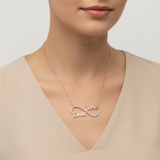Damen-Silberkette mit eingraviertem Namen und Unendlichkeitssymbol
