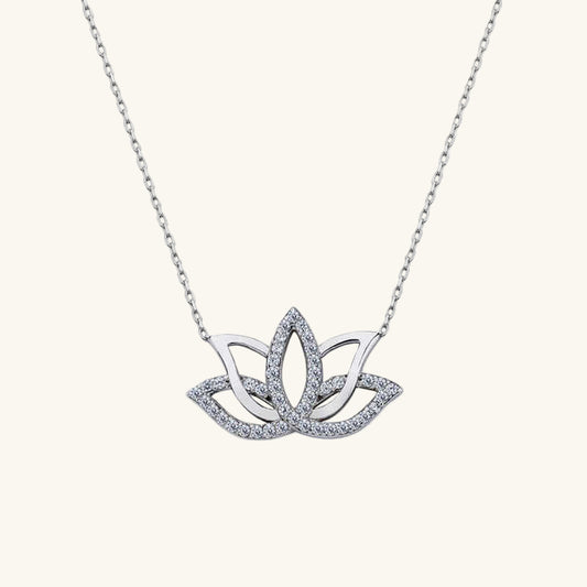 Collier en argent avec fleur de lotus