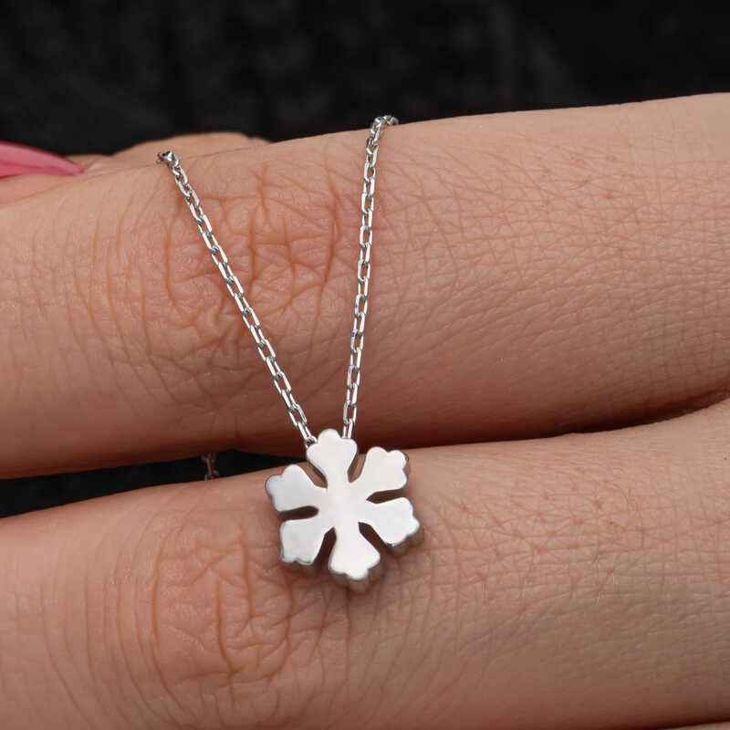 Minimal Snowflake Women's Silver Necklace