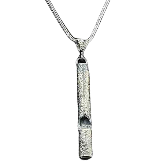 Halskette mit Erdbebenpfeife aus oxidiertem Silber