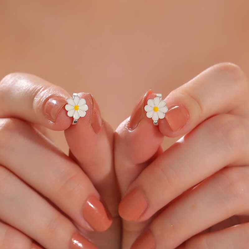 Daisy Children's Silver Earring