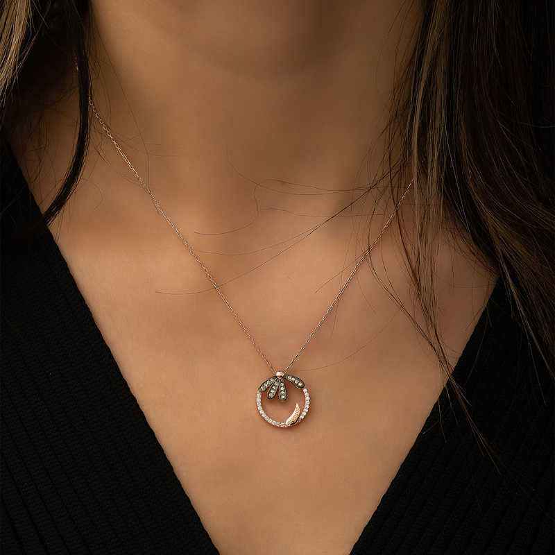 Daisy "Loves" Rose Gold Plated Silver Necklace