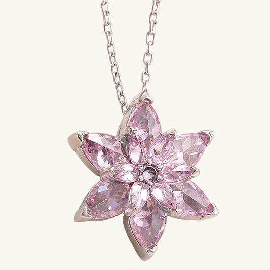 Collier en argent avec fleur de lotus rose
