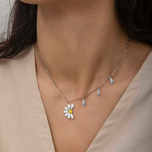 Rhodium-Plated Daisy "He Loves Me, He Loves Me Not" Women's Silver Necklace