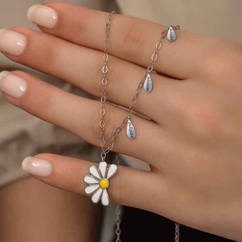 Rhodium-Plated Daisy "He Loves Me, He Loves Me Not" Women's Silver Necklace