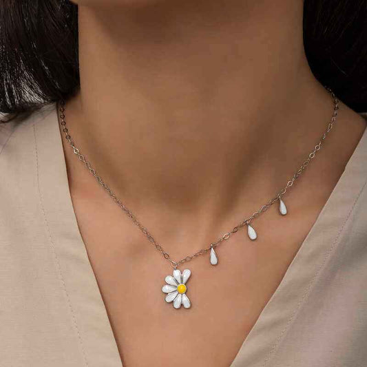 Rhodium-Plated Daisy "He Loves Me, He Loves Me Not" Women's Silver Necklace