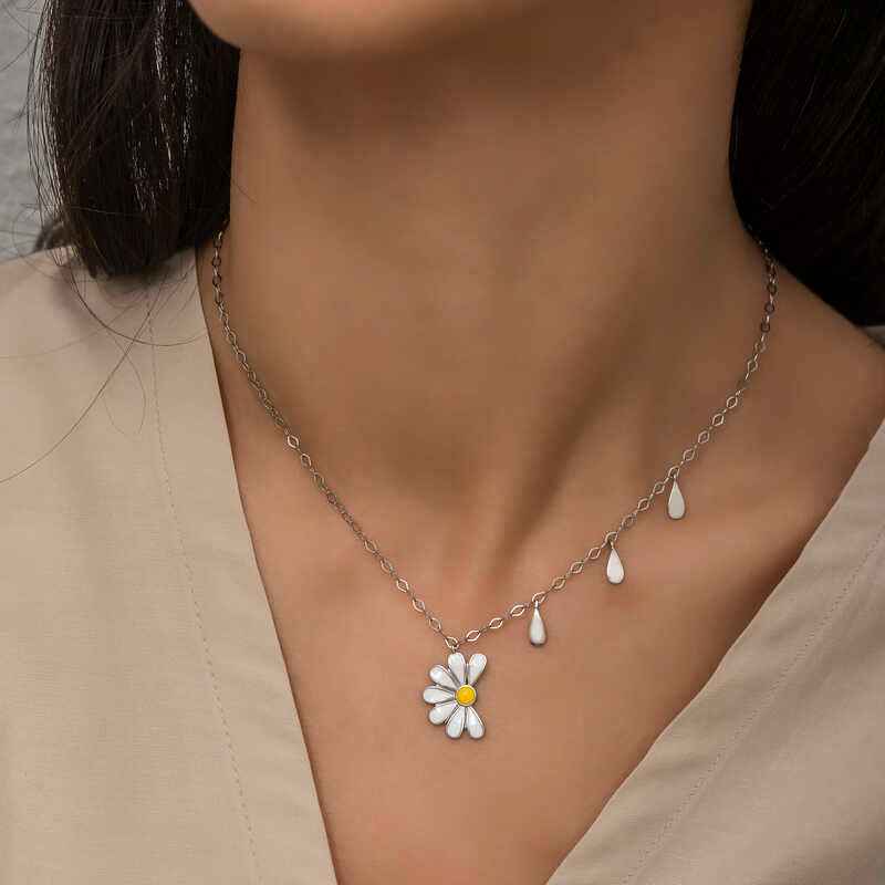 Rhodium Plated Daisy "He Loves Me, He Loves Me Not" Women's Silver Necklace