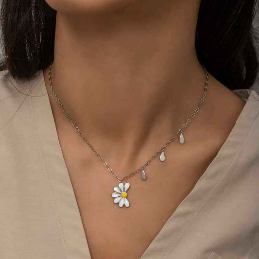 Rhodium Plated Daisy "He Loves Me, He Loves Me Not" Women's Silver Necklace