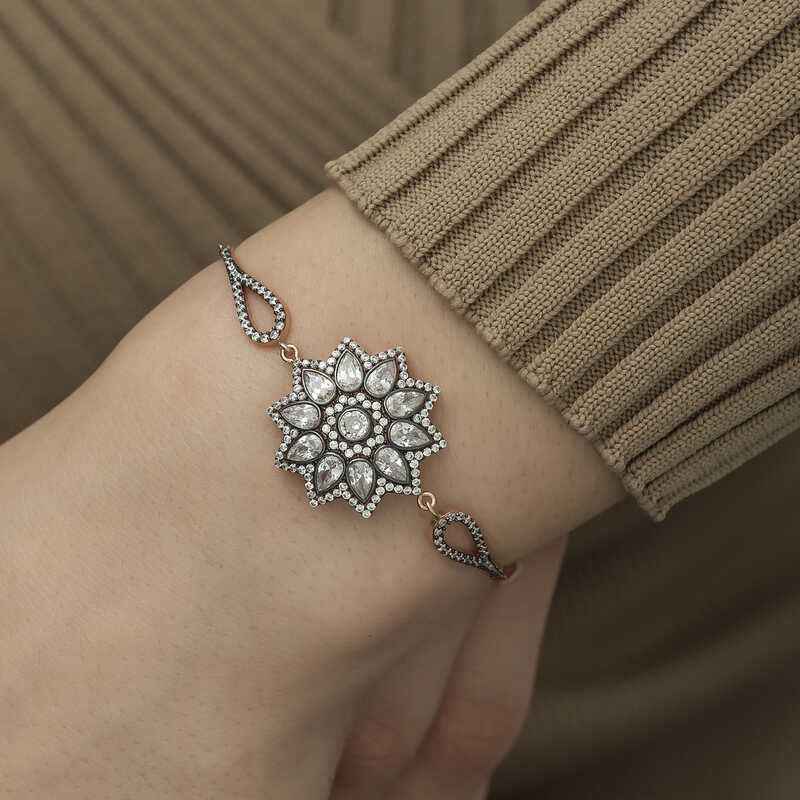 Rose Gold Plated Flower Pattern Diamond Setting Silver Bracelet