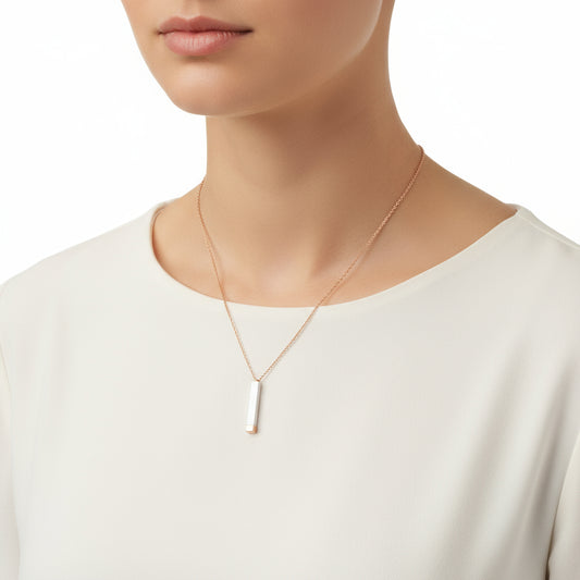 Damen-Halskette mit offenem Balken und Namensgravur aus rosévergoldetem Silber