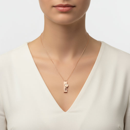 Collier en argent plaqué rose avec cœur et infini