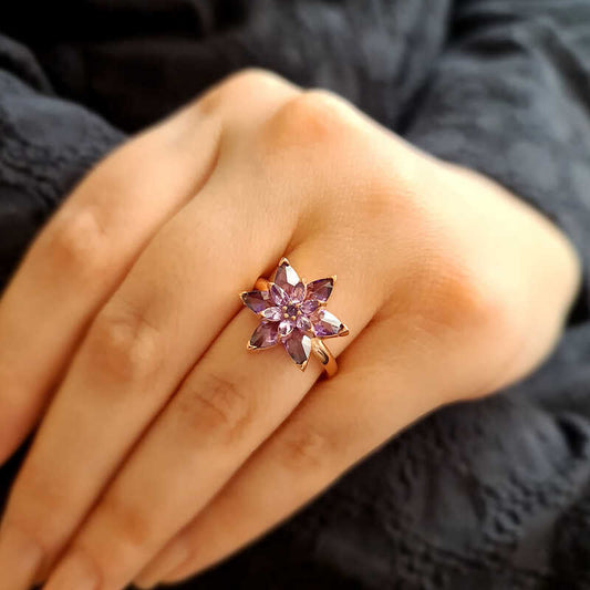 Bague en argent avec fleur de lotus rose violette