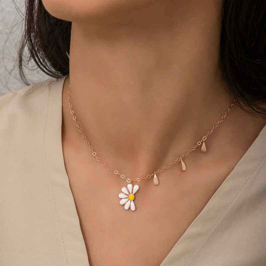 Rose Plated Daisy "He Loves Me, He Loves Me Not" Women's Silver Necklace