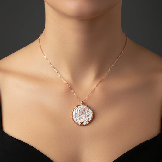 Collier en argent plaqué or rose avec perles et amour mère-enfant