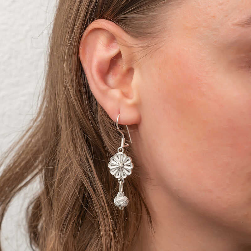 Swinging Kazaz Wire Art Women's Silver Earrings