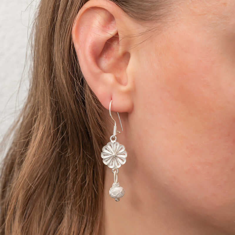 Swinging Kazaz Wire Art Women's Silver Earrings