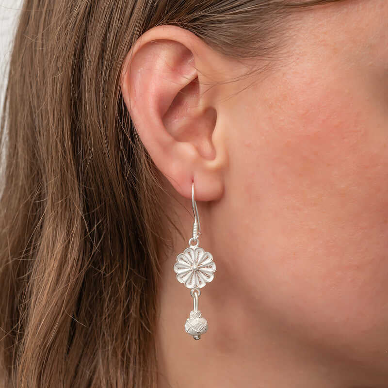 Swinging Kazaz Wire Art Women's Silver Earrings