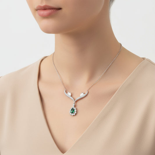 Grünes Steinmedaillon für Damen, Silberkette