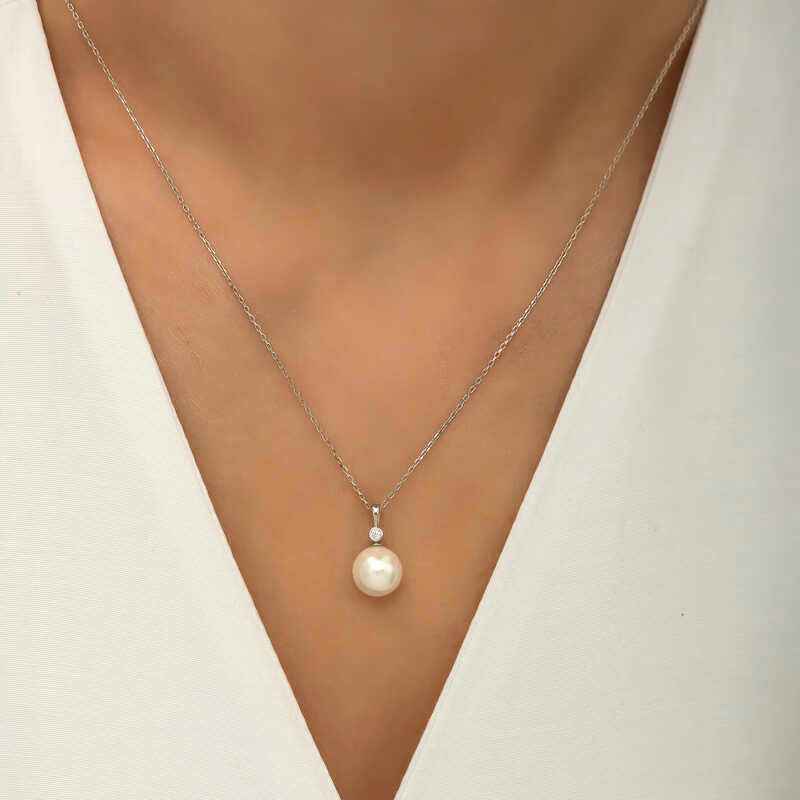 Round Pearl Women's Silver Necklace