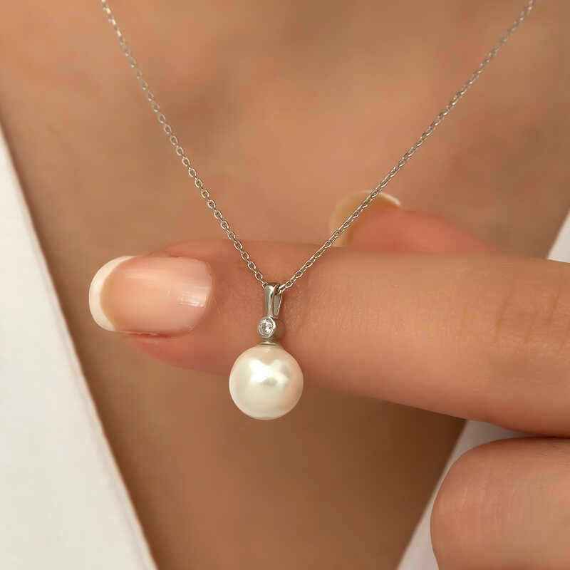 Round Pearl Women's Silver Necklace