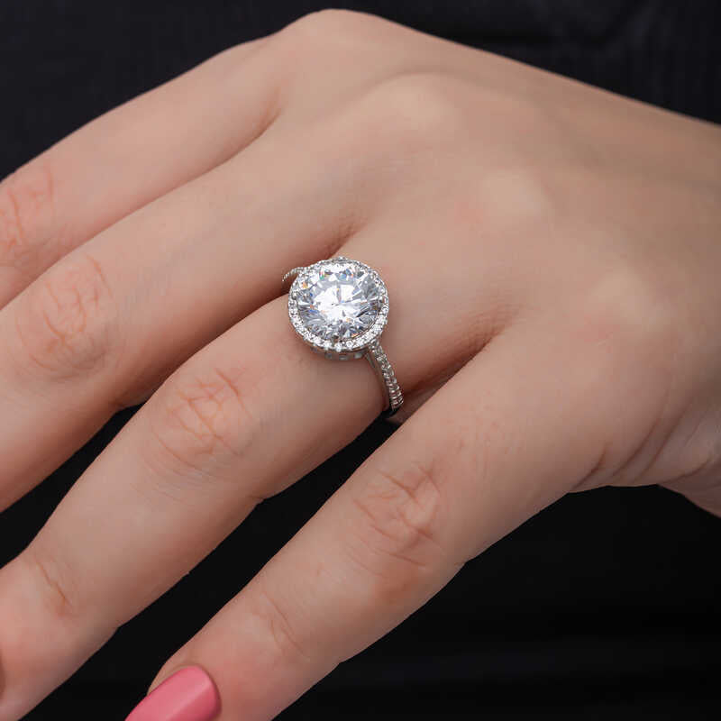 Round Mount Single Stone Women's Silver Ring