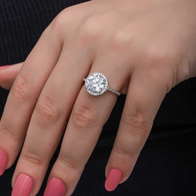 Round Mount Single Stone Women's Silver Ring