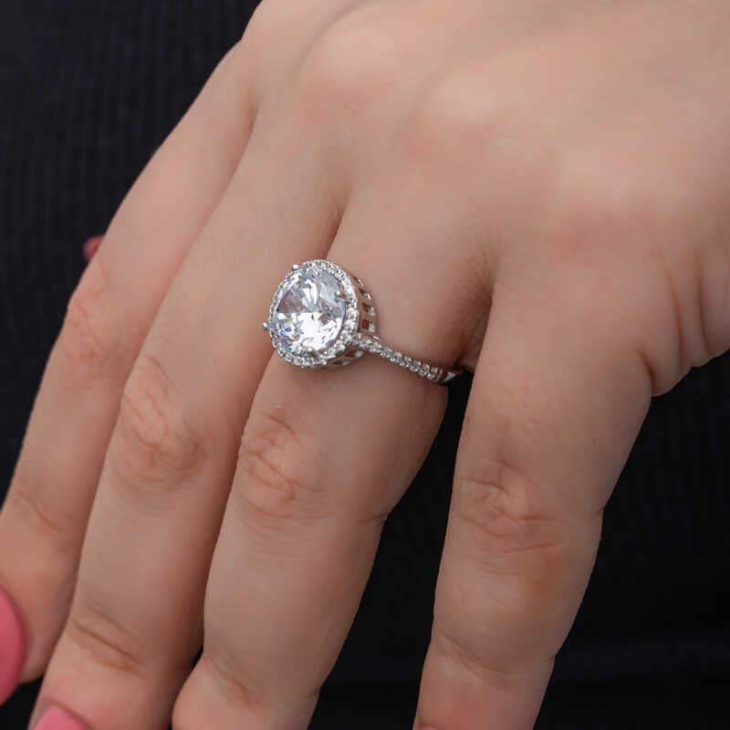 Round Mount Single Stone Women's Silver Ring