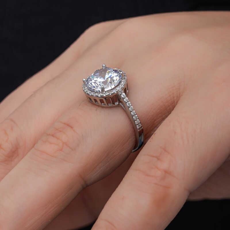 Round Mount Single Stone Women's Silver Ring