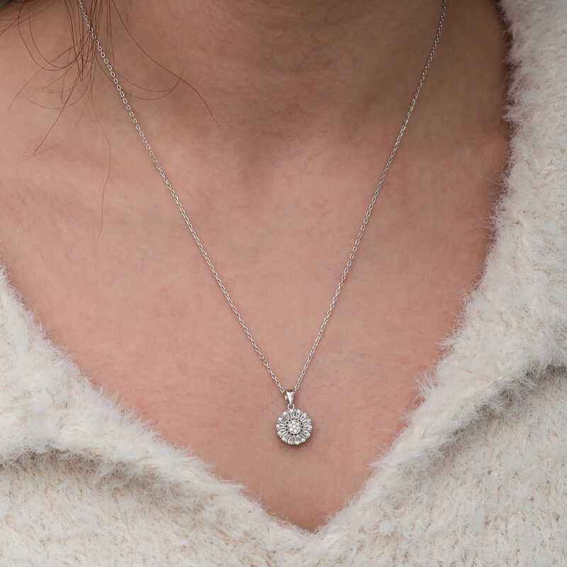 Zircon Stone Round Women's Silver Pendant