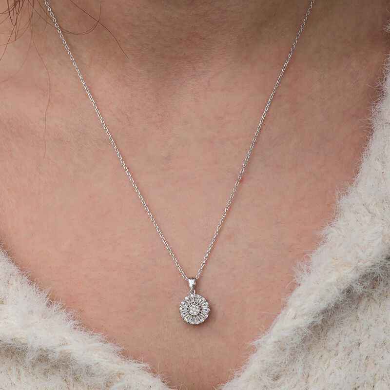 Zircon Stone Round Women's Silver Pendant