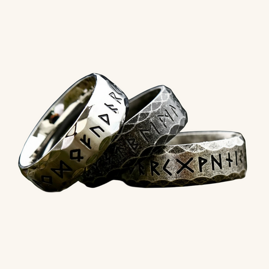 Der ältere Futhark-Wikinger-Runenring