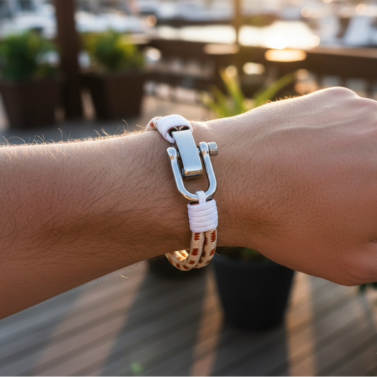 Armband aus nautischem Seil und Stahlschäkel